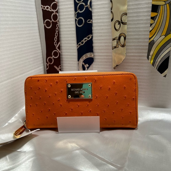 NWT Michael Kors Tangerine Orange Hamilton Ostrich Leather Accordion Wallet - Picture 13 of 15